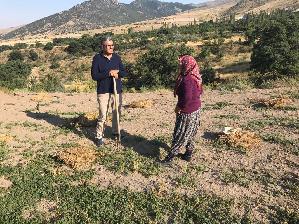 KONUK: MODERN TOPLUMLAR İŞ BÖLÜMÜNÜ ESAS ALIR, HER MESLEK SAYGINDIR, ÜRETTİĞİ İLE HER MESLEK ÖNEMLİDİR ANCAK ÇİFTÇİLİK BÜTÜN MESLEKLERİN ATASIDIR  