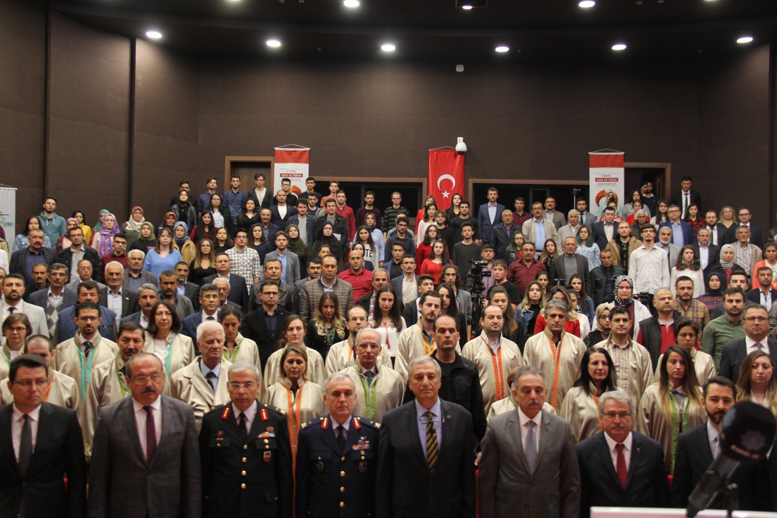 KONYA PROTOKOLÜNÜN YOĞUN İLGİ GÖSTERDİĞİ KONYA GIDA VE TARIM ÜNİVERSİTESİNİN AKADEMİK YILI AÇILIŞINI ÇİFTÇİLER YAPTI