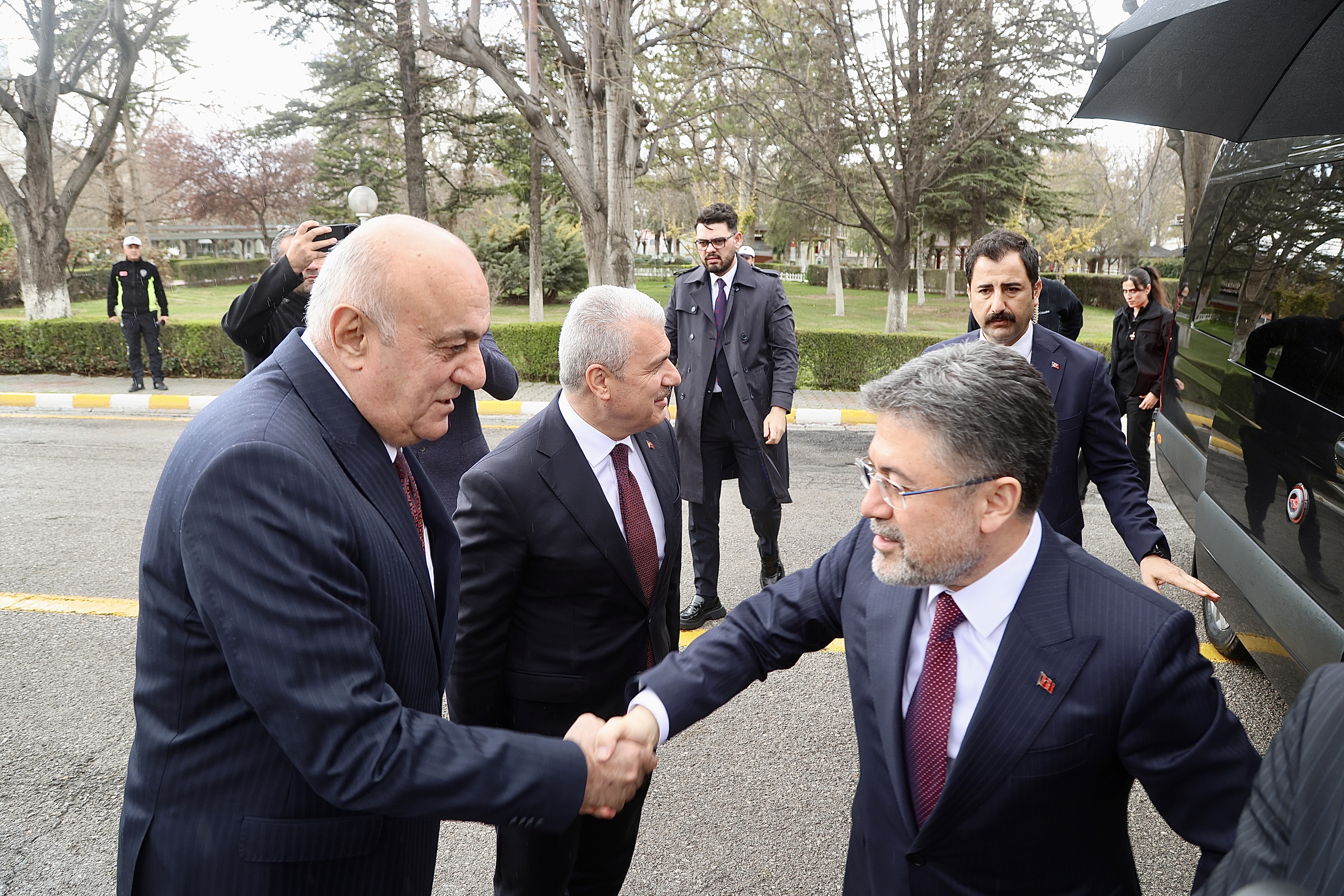 BAKAN YUMAKLI, KONYA ŞEKER FABRİKASI’NI ZİYARET ETTİ