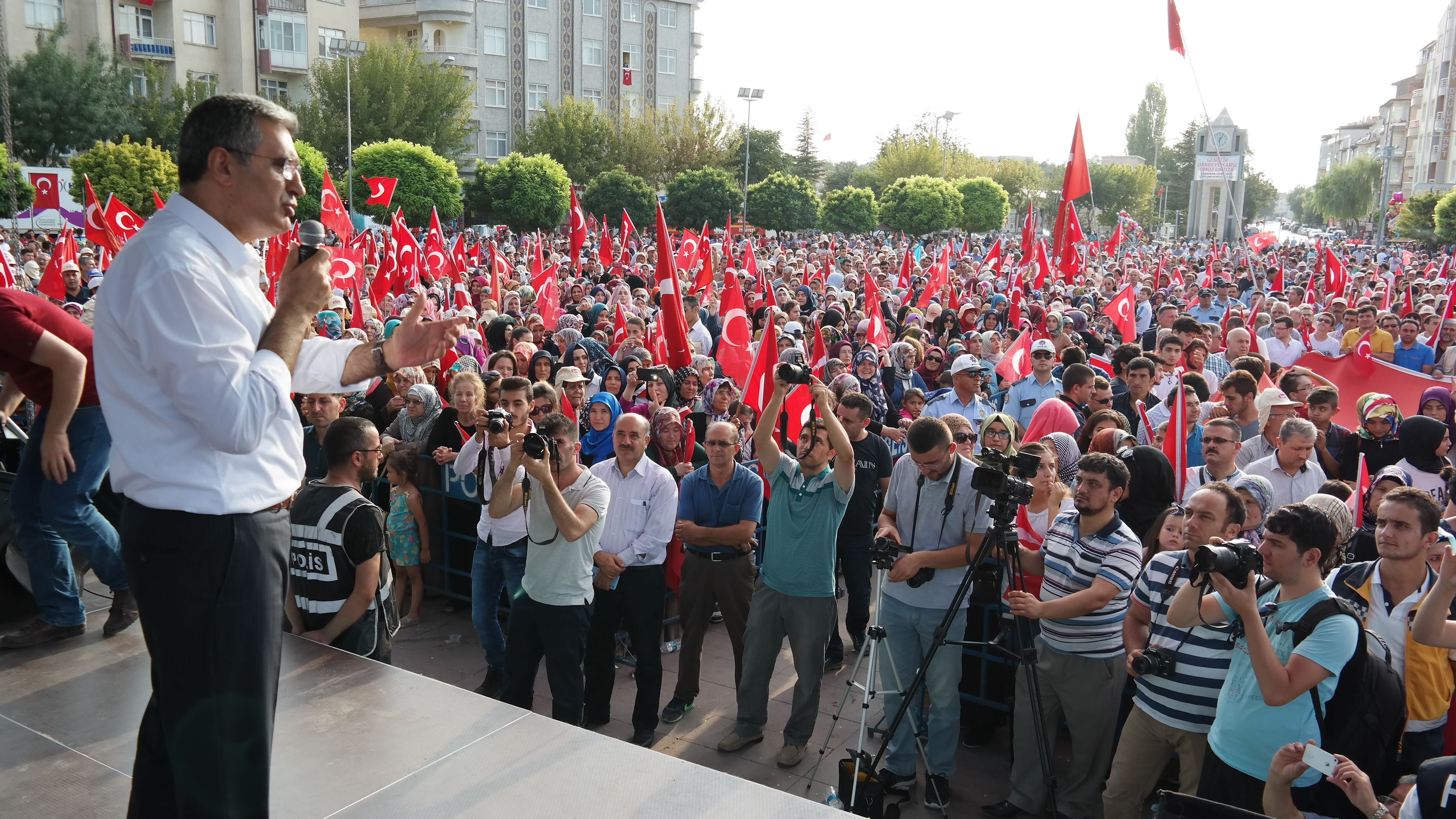 KONUK; 15 TEMMUZ’U UNUTMAYACAĞIZ, UNUTTURMAYACAĞIZ.